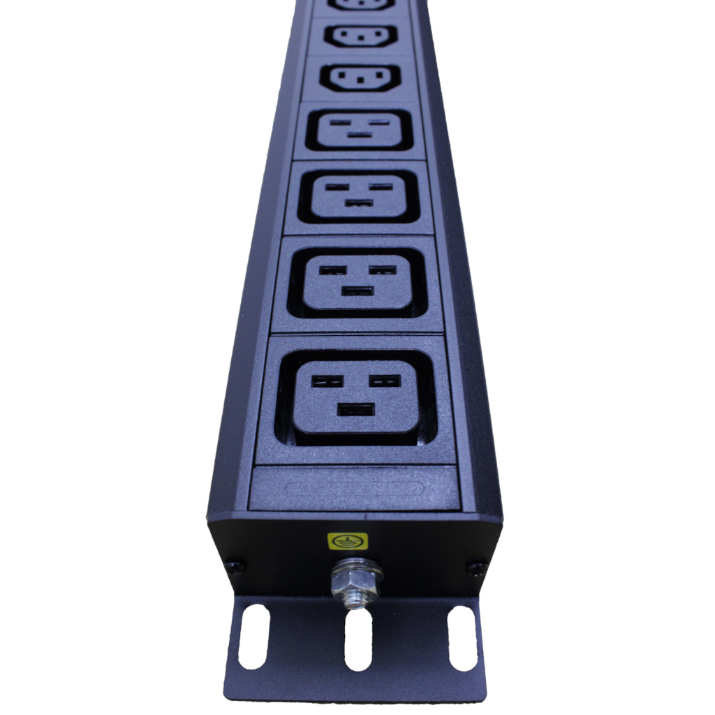 CentRacks 20 Gang 10A PDU with 32A DP MCB